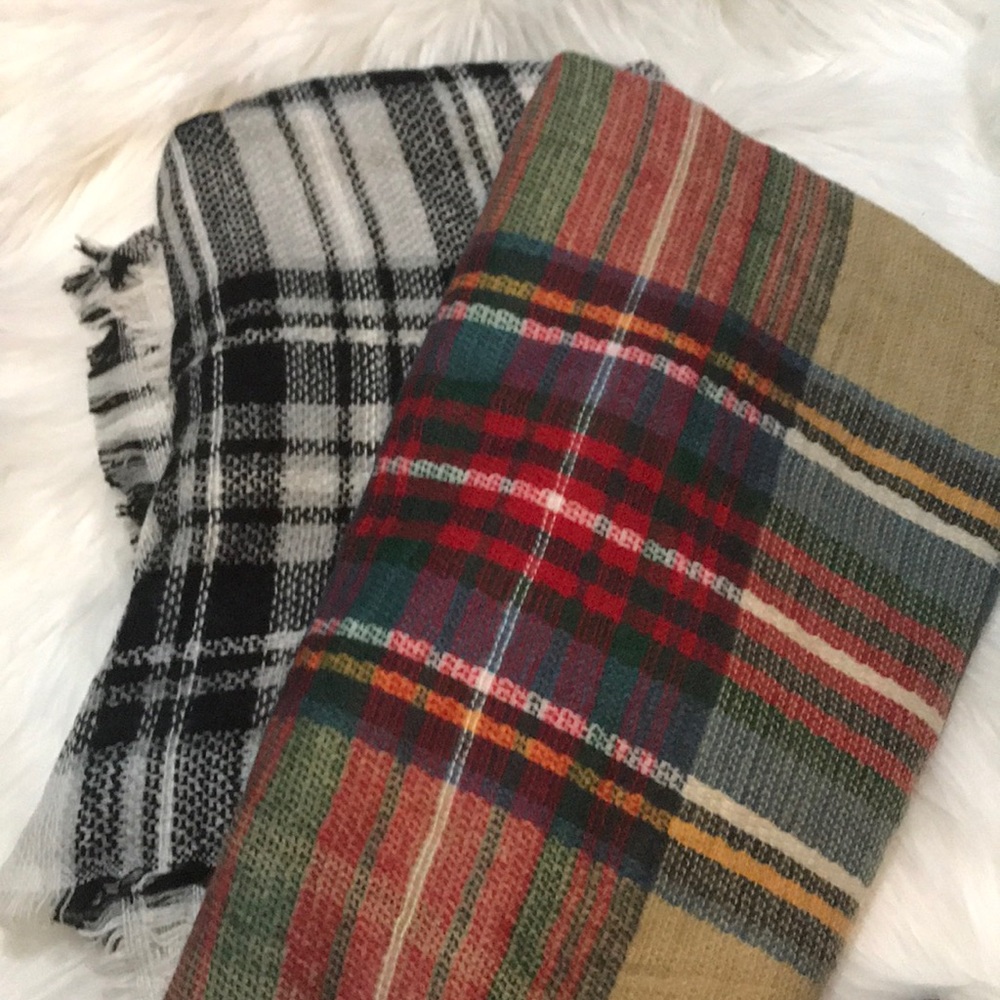 2 Blanket Scarves